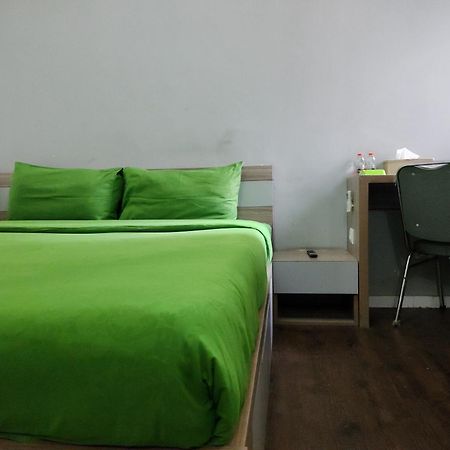 Barata Hotel Near Bandara Soekarno Hatta Тангеранг Екстериор снимка