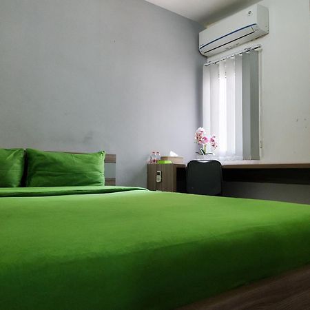Barata Hotel Near Bandara Soekarno Hatta Тангеранг Екстериор снимка
