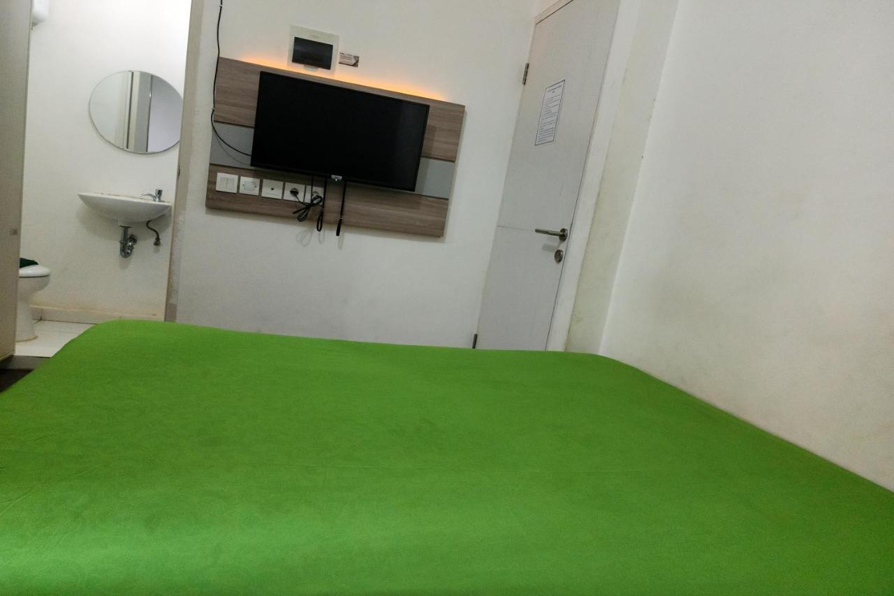 Barata Hotel Near Bandara Soekarno Hatta Тангеранг Екстериор снимка