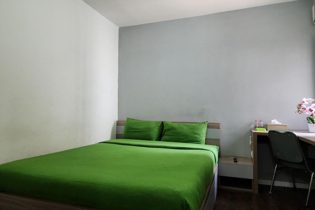 Barata Hotel Near Bandara Soekarno Hatta Тангеранг Екстериор снимка