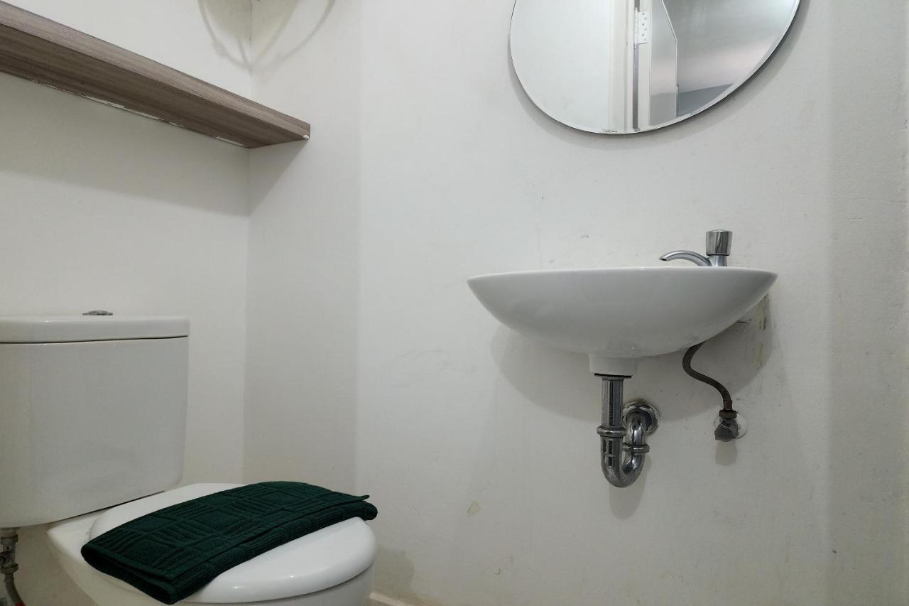 Barata Hotel Near Bandara Soekarno Hatta Тангеранг Екстериор снимка