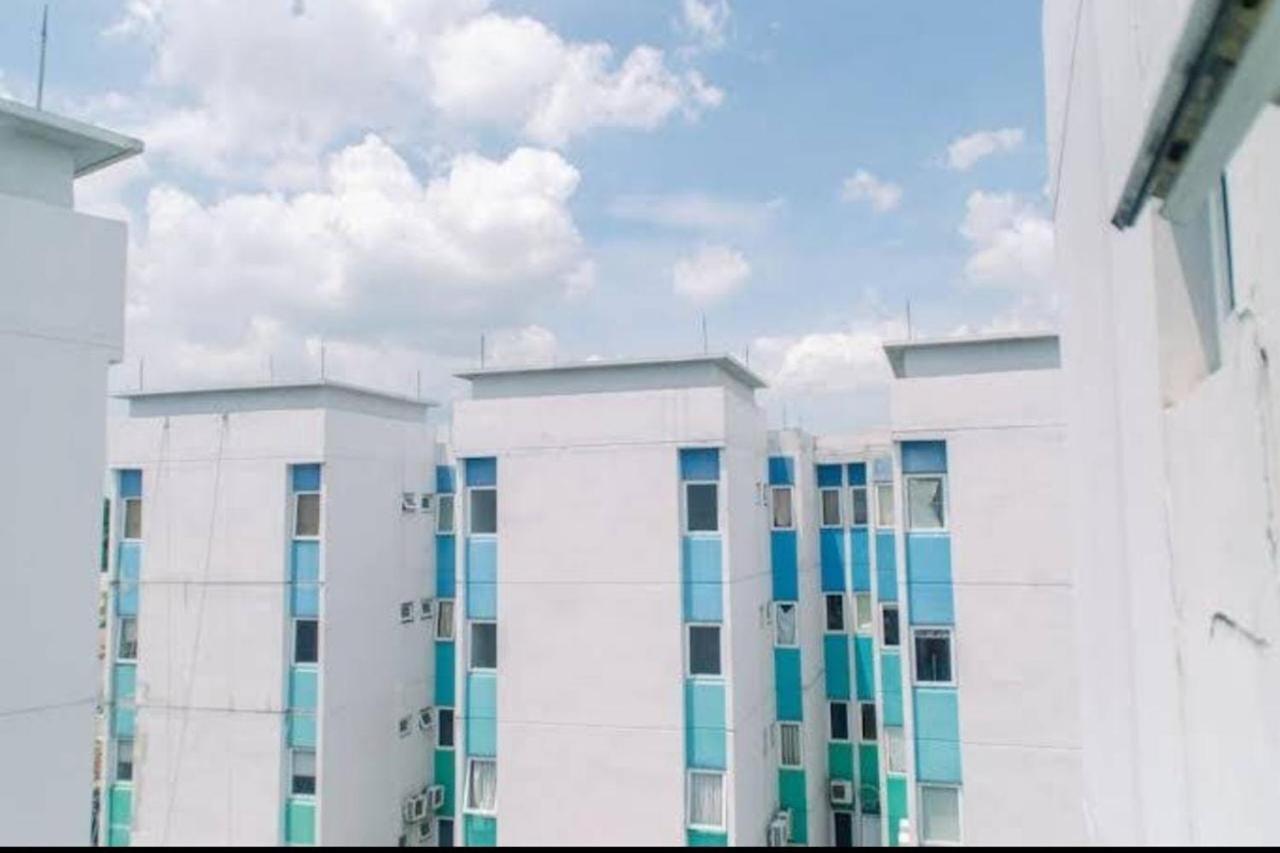 Barata Hotel Near Bandara Soekarno Hatta Тангеранг Екстериор снимка