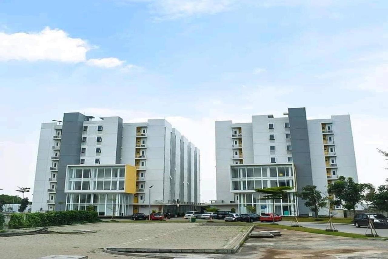 Barata Hotel Near Bandara Soekarno Hatta Тангеранг Екстериор снимка