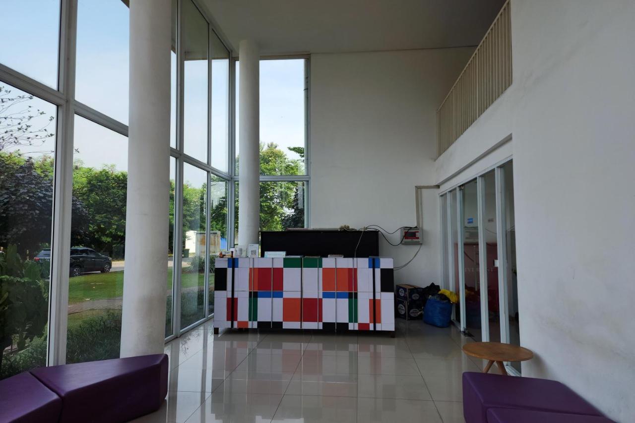 Barata Hotel Near Bandara Soekarno Hatta Тангеранг Екстериор снимка