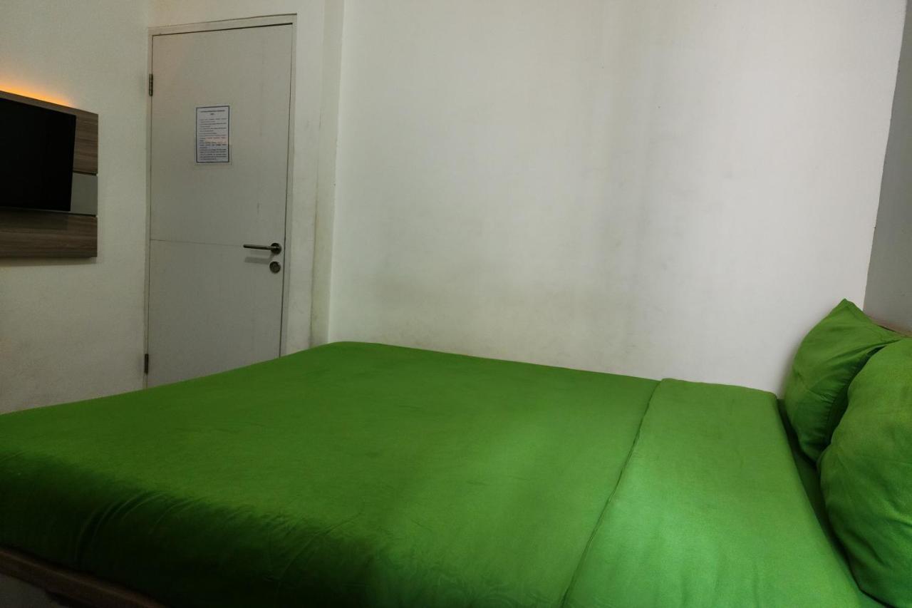 Barata Hotel Near Bandara Soekarno Hatta Тангеранг Екстериор снимка