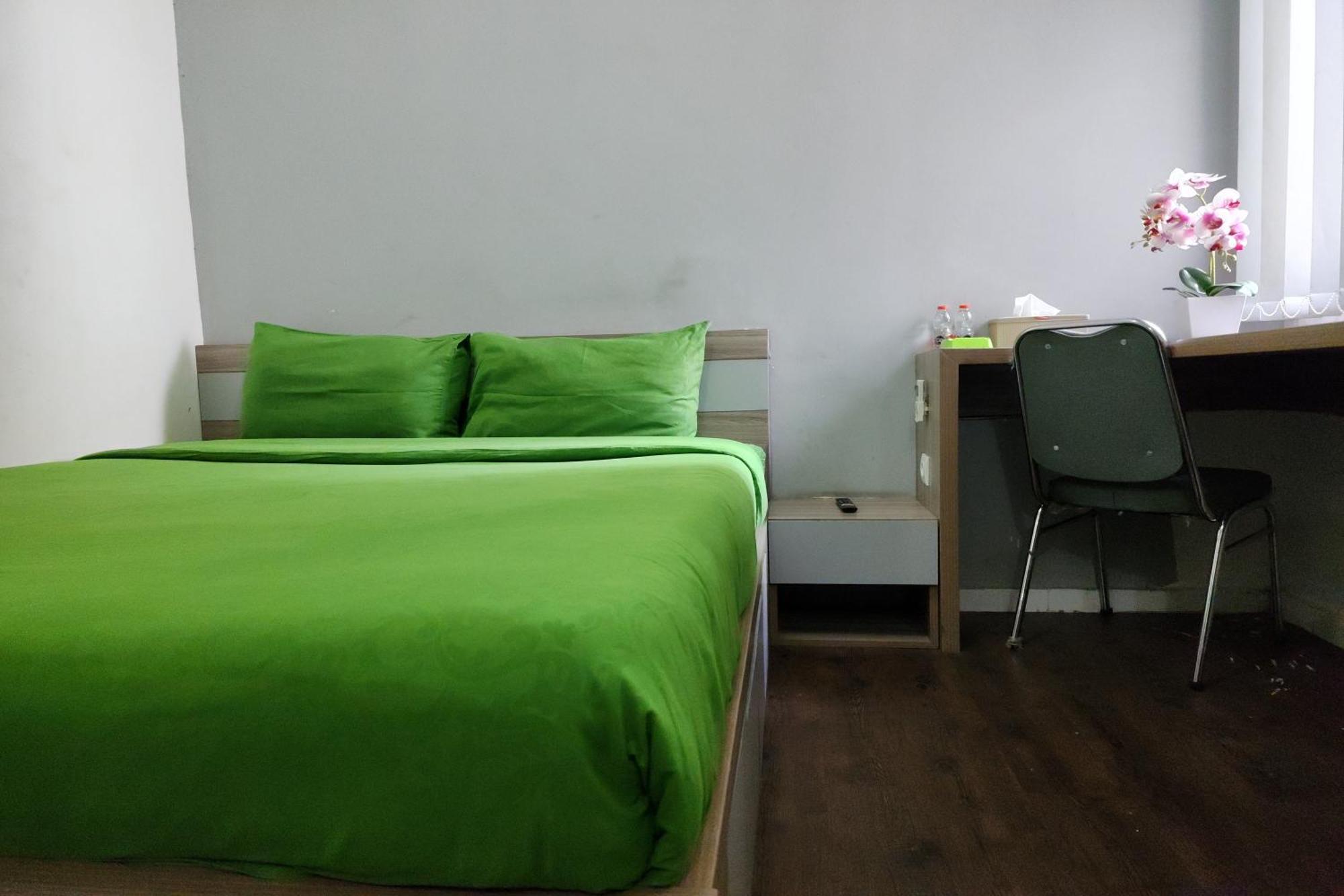 Barata Hotel Near Bandara Soekarno Hatta Тангеранг Екстериор снимка