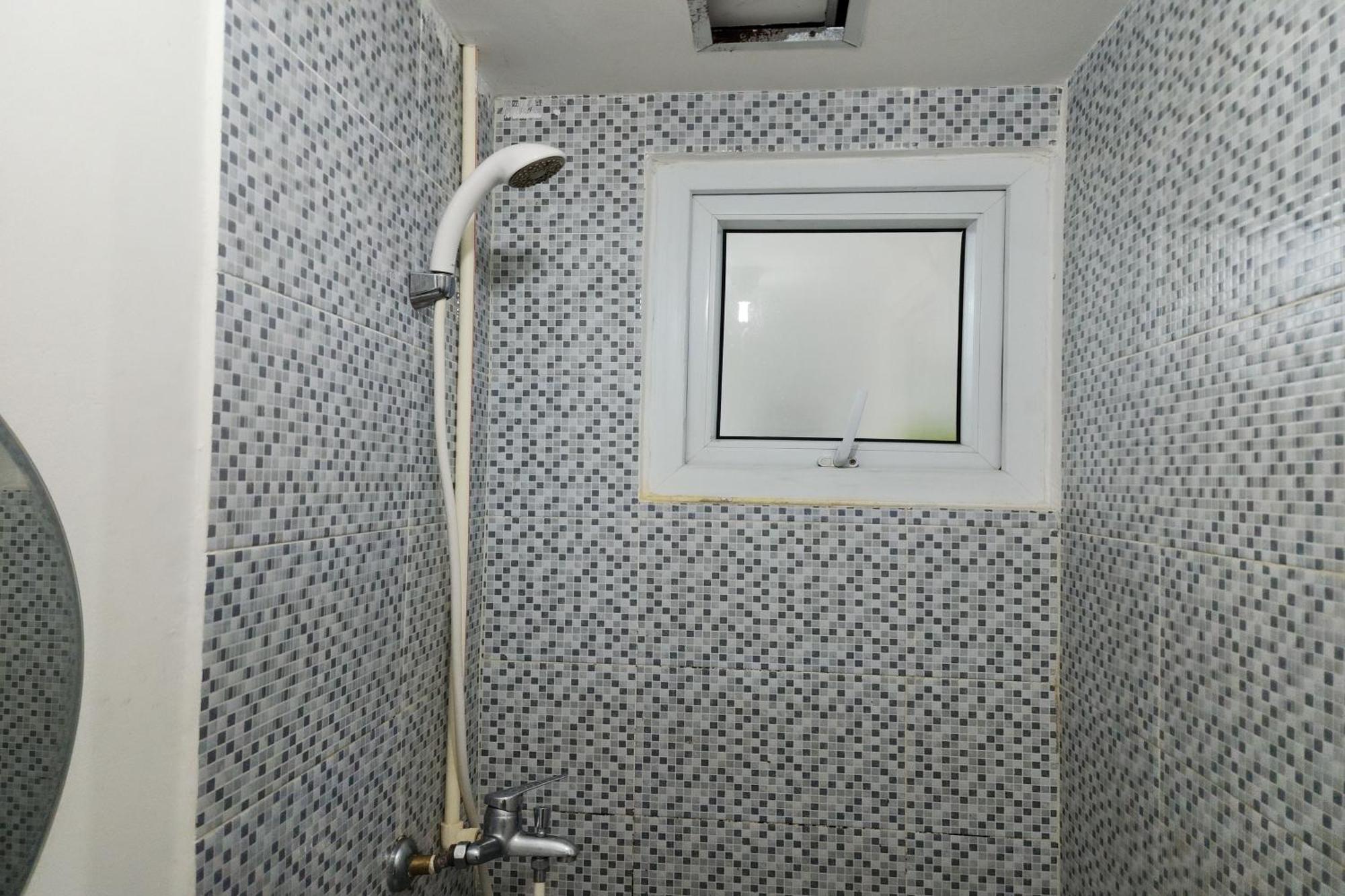Barata Hotel Near Bandara Soekarno Hatta Тангеранг Екстериор снимка